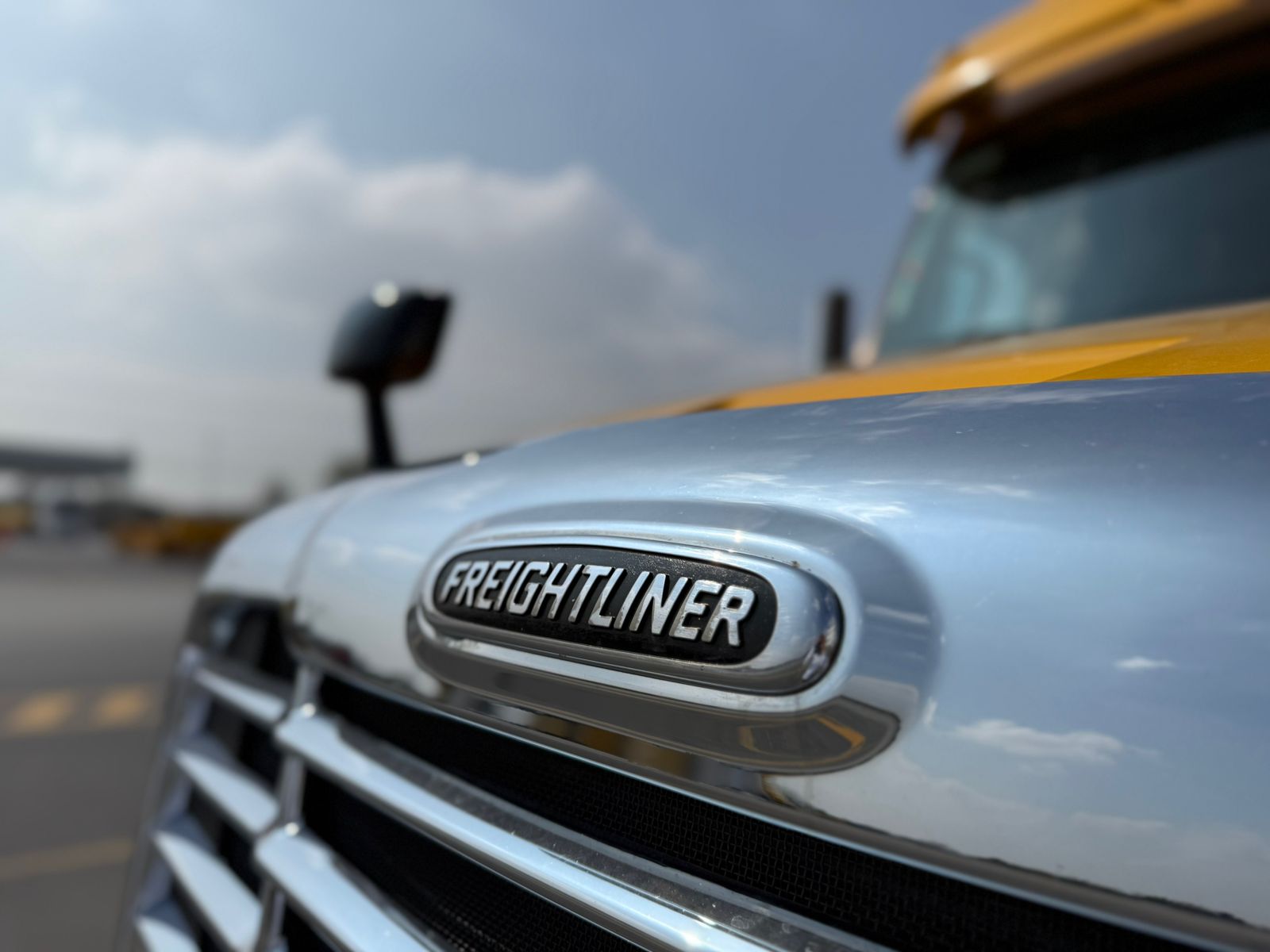 Freightliner Cascadia Detroit DD15